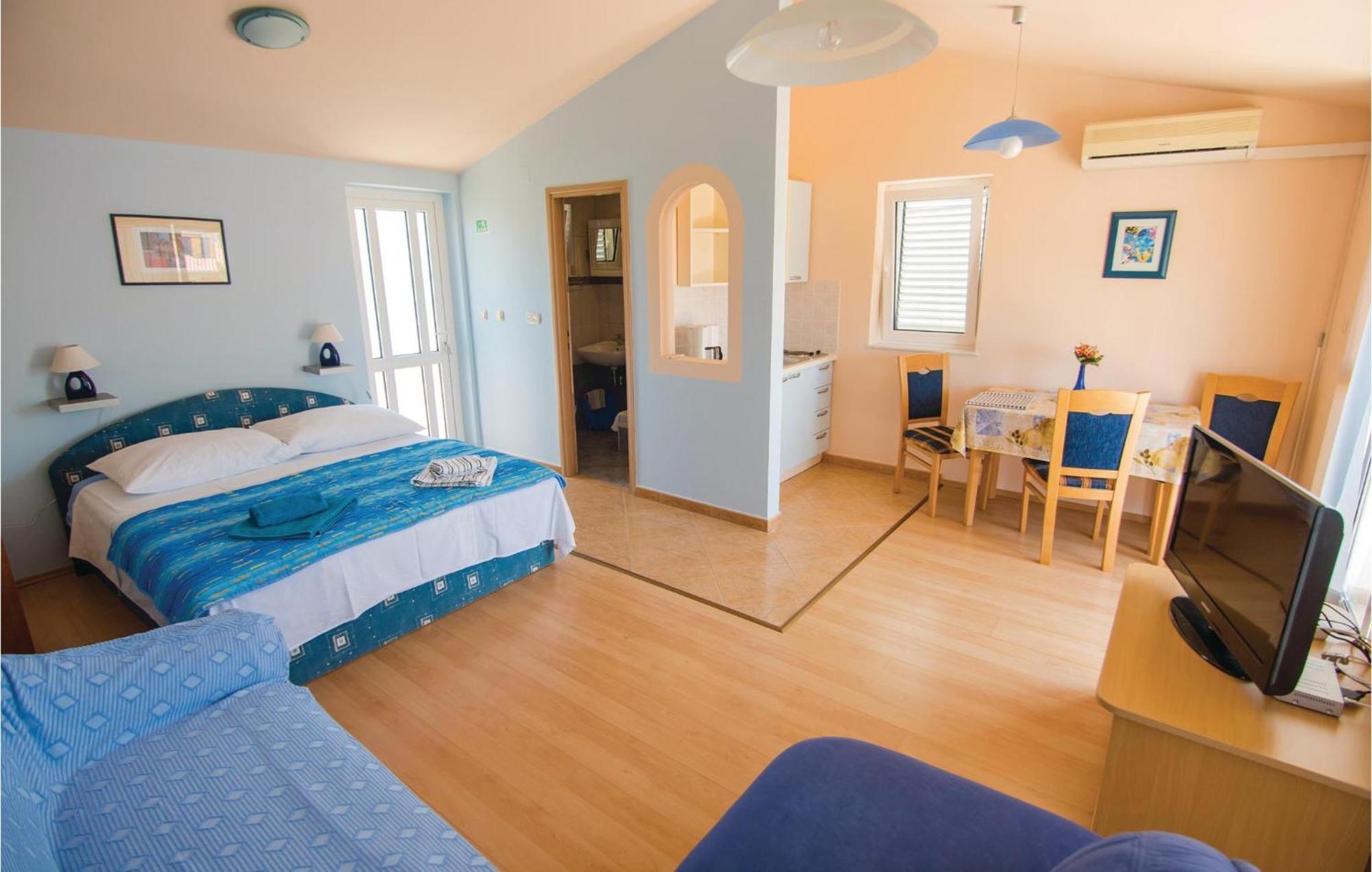 2 Bedroom Gorgeous Home In Banjol Exterior photo